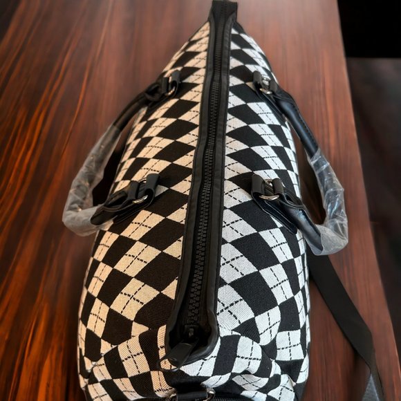 Women's Geometric Large Capacity Travel Hand Bag/Shoulder Bag - Picture 4 of 8